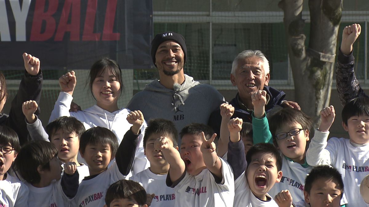 【オフは特技の…】ドジャースベッツ　小学生の質問に回答　“ロウキ、ヨシ、ショウヘイ”ら仲間の重要性も訴え