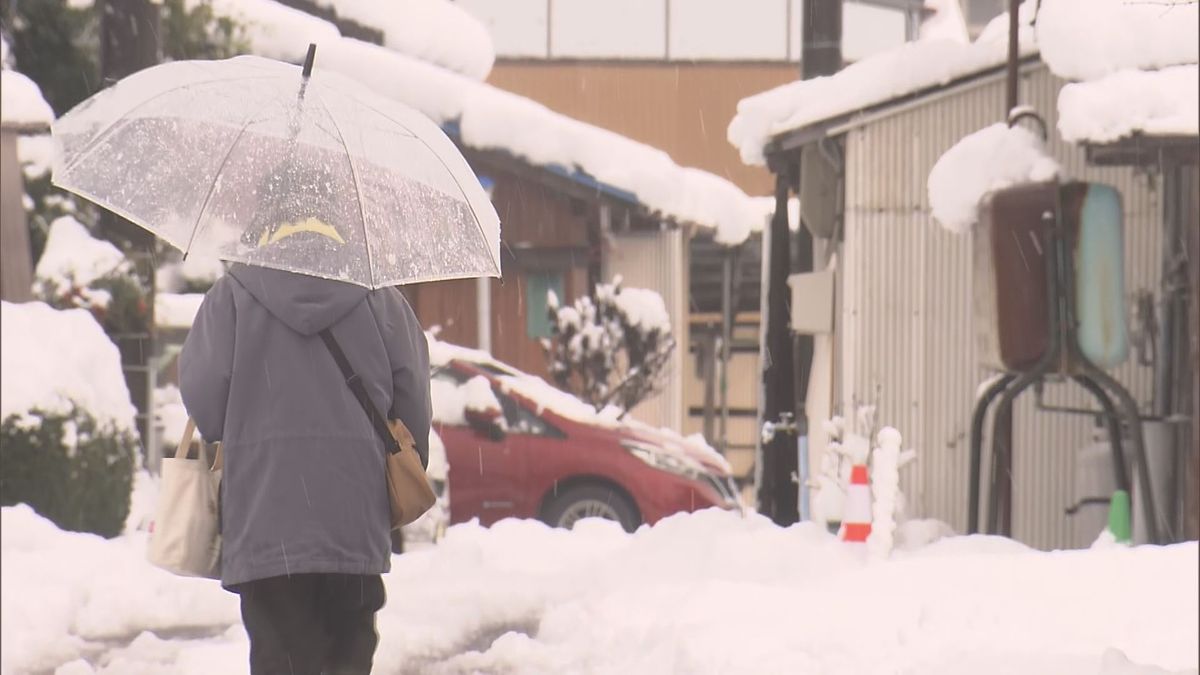 平地でも大雪のおそれ　６日朝までに最大で平地60センチ、山沿い100センチの降雪予想　上越市の大雪警報は継続中　県内沿岸部に波浪警報　《新潟》