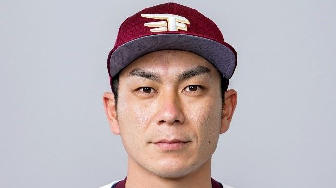 楽天初回にアクシデント　岡島豪郎が守備時に側頭部付近へ打球直撃　途中交代