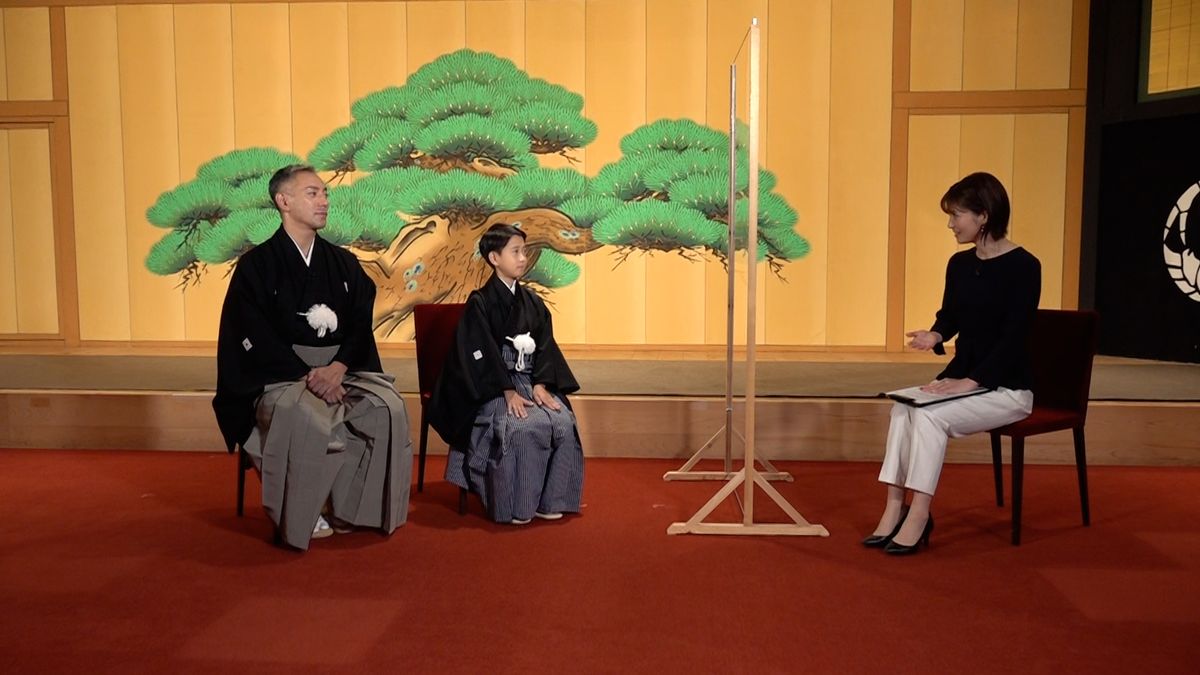 （左から）海老蔵さん、勸玄さん、鈴江奈々アナ