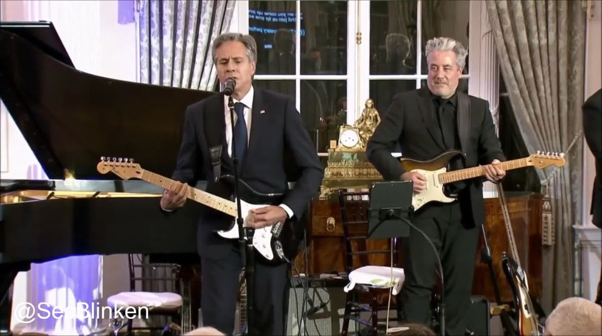 【動画】バンドマンの米国務長官が美声披露…「音楽外交」立ち上げで熱唱