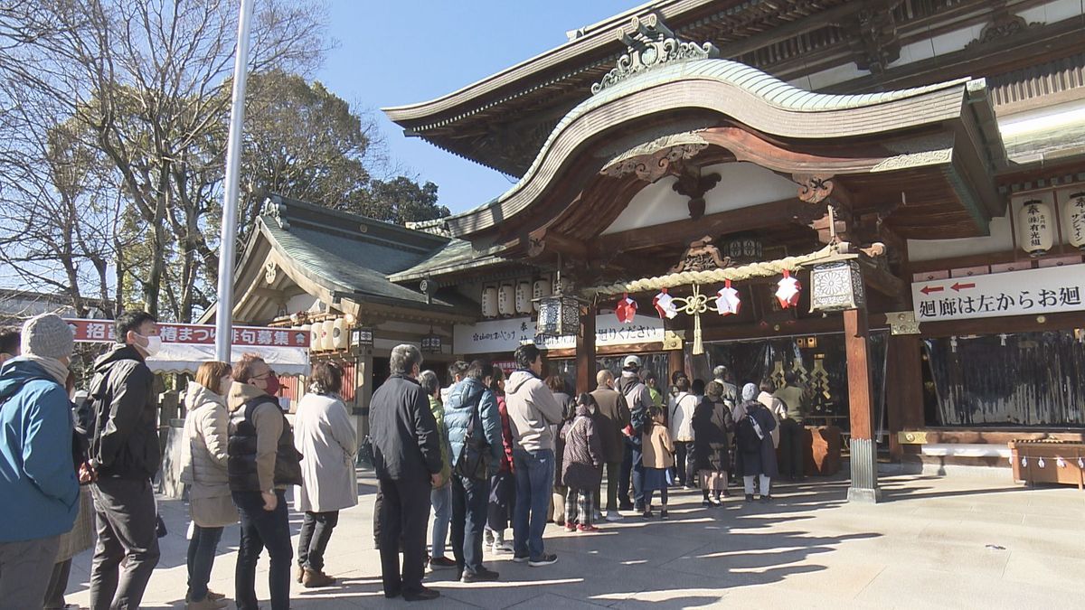 椿まつり2日目 好天に恵まれ賑わう