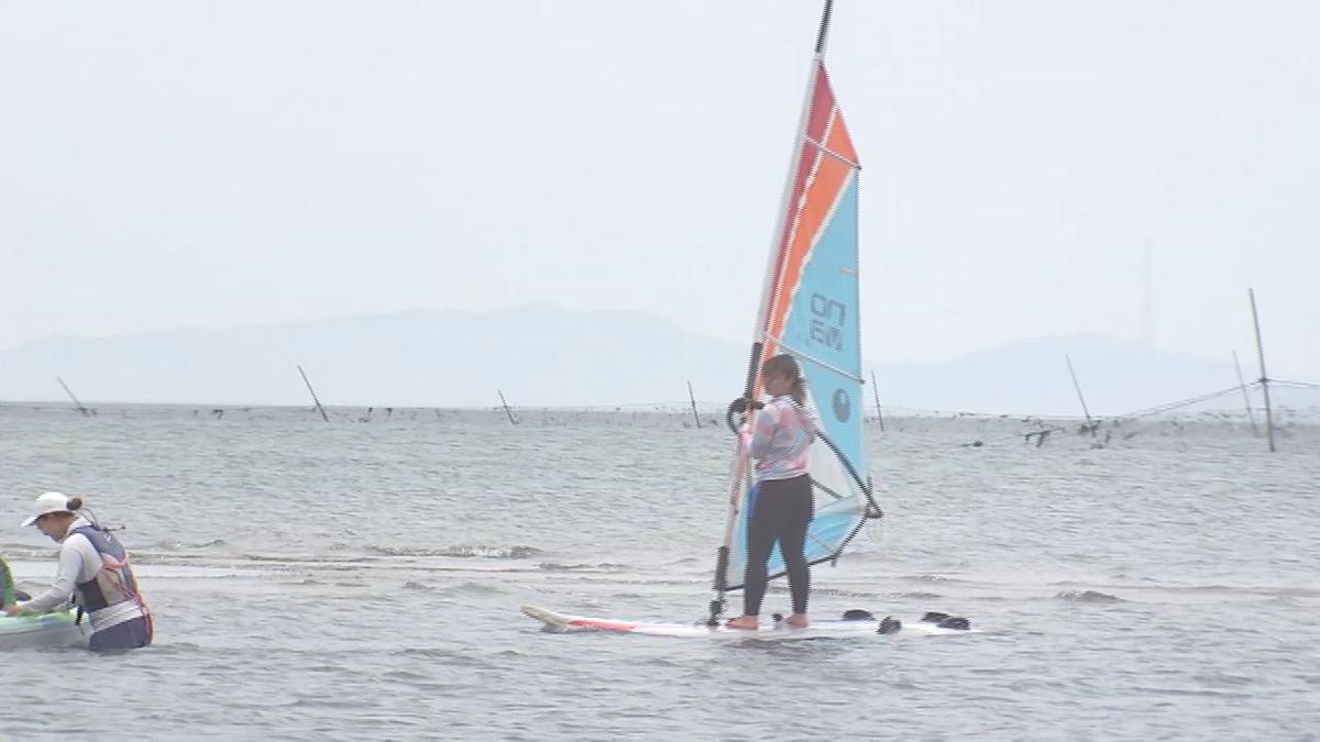 早くも海開き　大分県杵築市