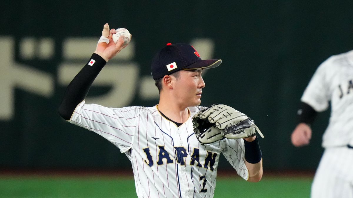 右手小指骨折のケガを負うもプレーをこなした源田壮亮選手（写真: Masterpress - Samurai Japan/SAMURAI JAPAN via Getty Imags）