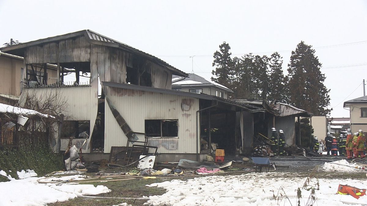 山形市の住宅火災　遺体の身元は90歳の夫と87歳の妻　死因は焼死