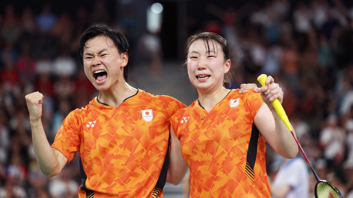 2大会連続銅メダルをつかんだ渡辺勇大選手と東野有紗選手の“ワタガシペア”(写真：新華社/アフロ)