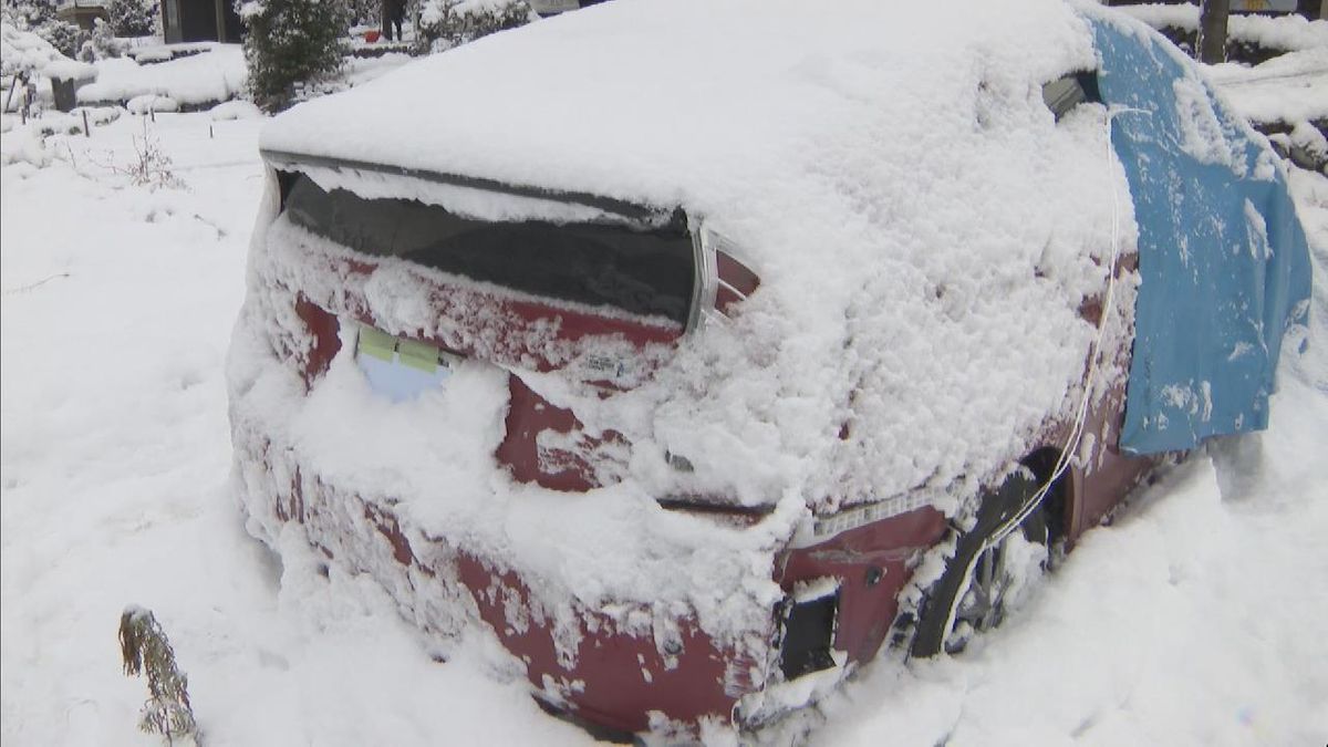 「坂道を上れなかったので歩行者に押してもらっていたら滑り落ちた」  雪の坂道で車にひかれ男性(73)死亡　当時現場付近では約10センチの積雪　岐阜・下呂市