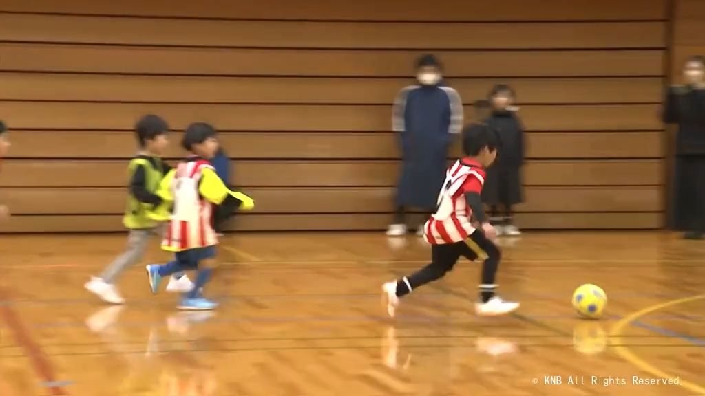 サッカー楽しいよ！　小学校入学控え子どもたちの大会　射水市