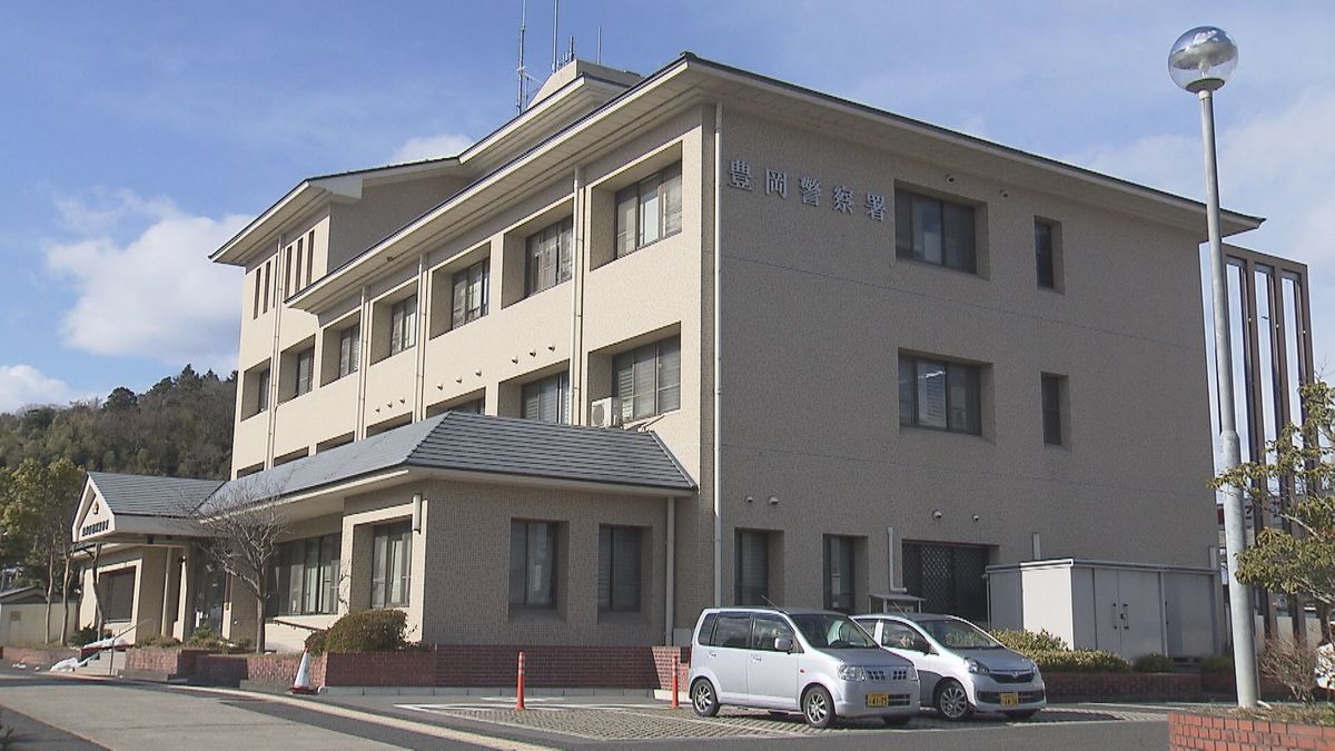 【速報】海水浴場で40代くらいの男性が意識不明の重体　海に浮かぶ男性を客が発見　兵庫・豊岡市