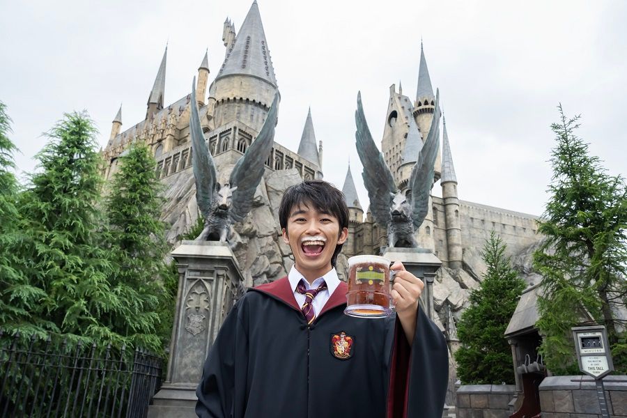 加藤清史郎「感慨深い気持ち」　USJ “ハリポタ” エリア10周年　バタービールで祝福