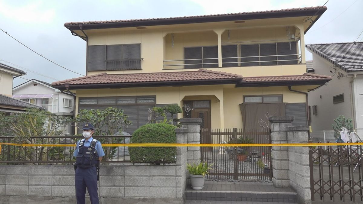 【70代女性死亡】同居の2人に何が？「女性が男を怒鳴っている印象」80歳男は「顔を殴った」山梨