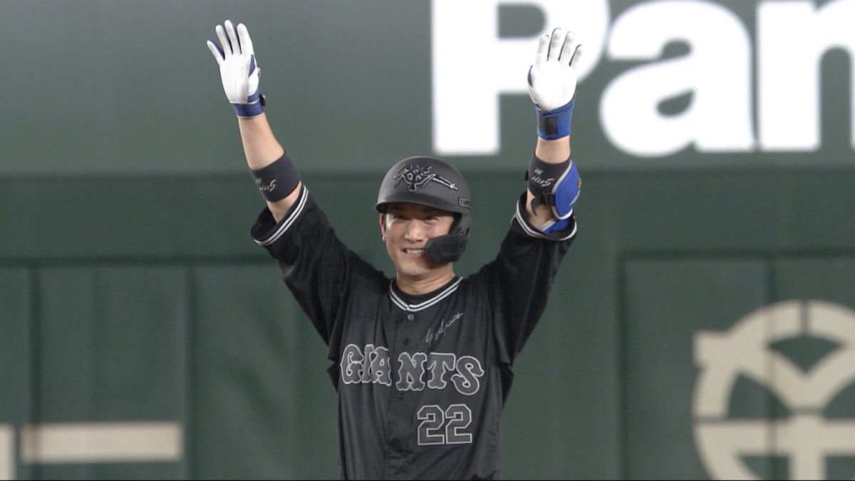 「KOBAYASHI降臨ですわ」巨人・小林誠司が4回にタイムリーツーベース　塁上での『満面』の笑みにファン大歓喜