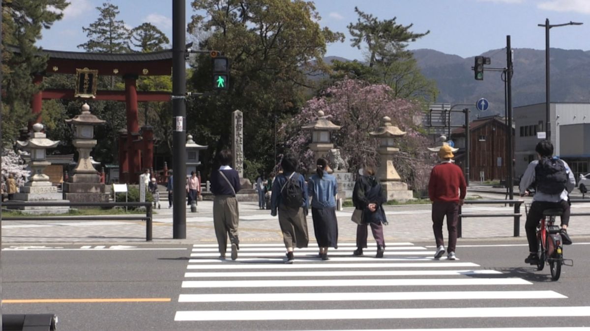 敦賀駅の「終着駅効果」が開業半年後も持続 周遊バス乗客7割増 鉄道資料館入館者2倍に