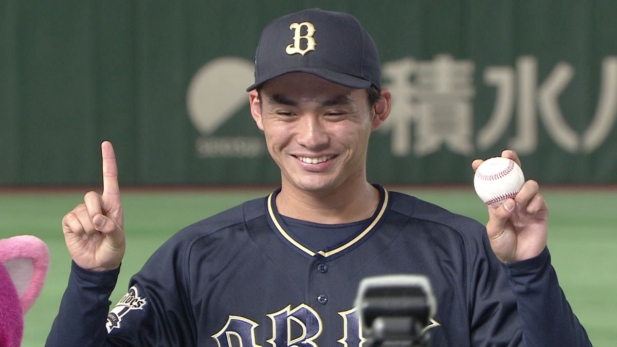 プロ初勝利に笑顔の佐藤一磨投手（画像:日テレジータス）