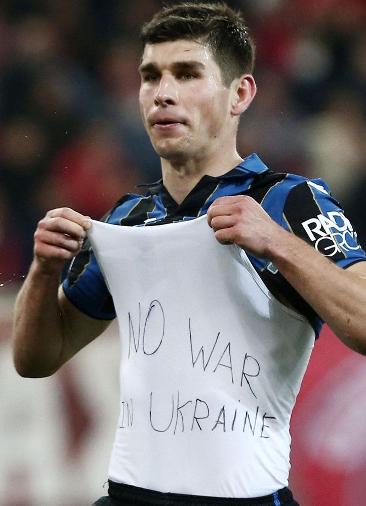 「NO WAR」　ロシアのウクライナ侵攻　スポーツ界にも影響続々　サッカーの試合で選手が訴え