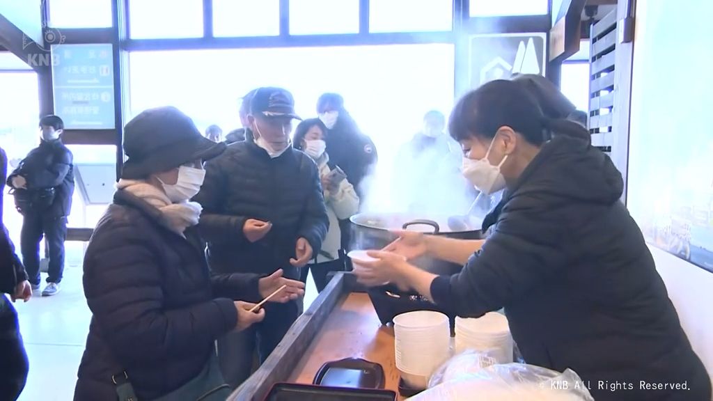 豊漁の寒ブリ味わって　ブリづくしのイベント　地震被災の氷見市で