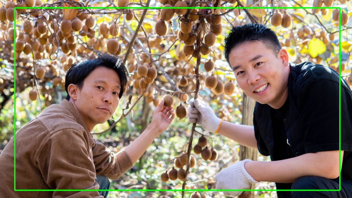 キウイ農家の辻さん（左）と大山社長（右）