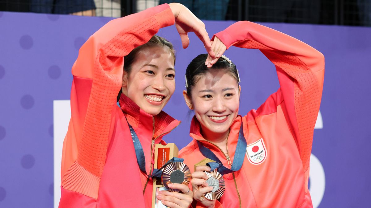 バドミントンの女子ダブルスで銅メダルを獲得したシダマツペア(写真：YUTAKA/アフロスポーツ)