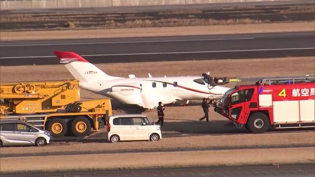 大分空港で小型機滑走路外れるトラブル　原因は操作ミスか風の影響の可能性