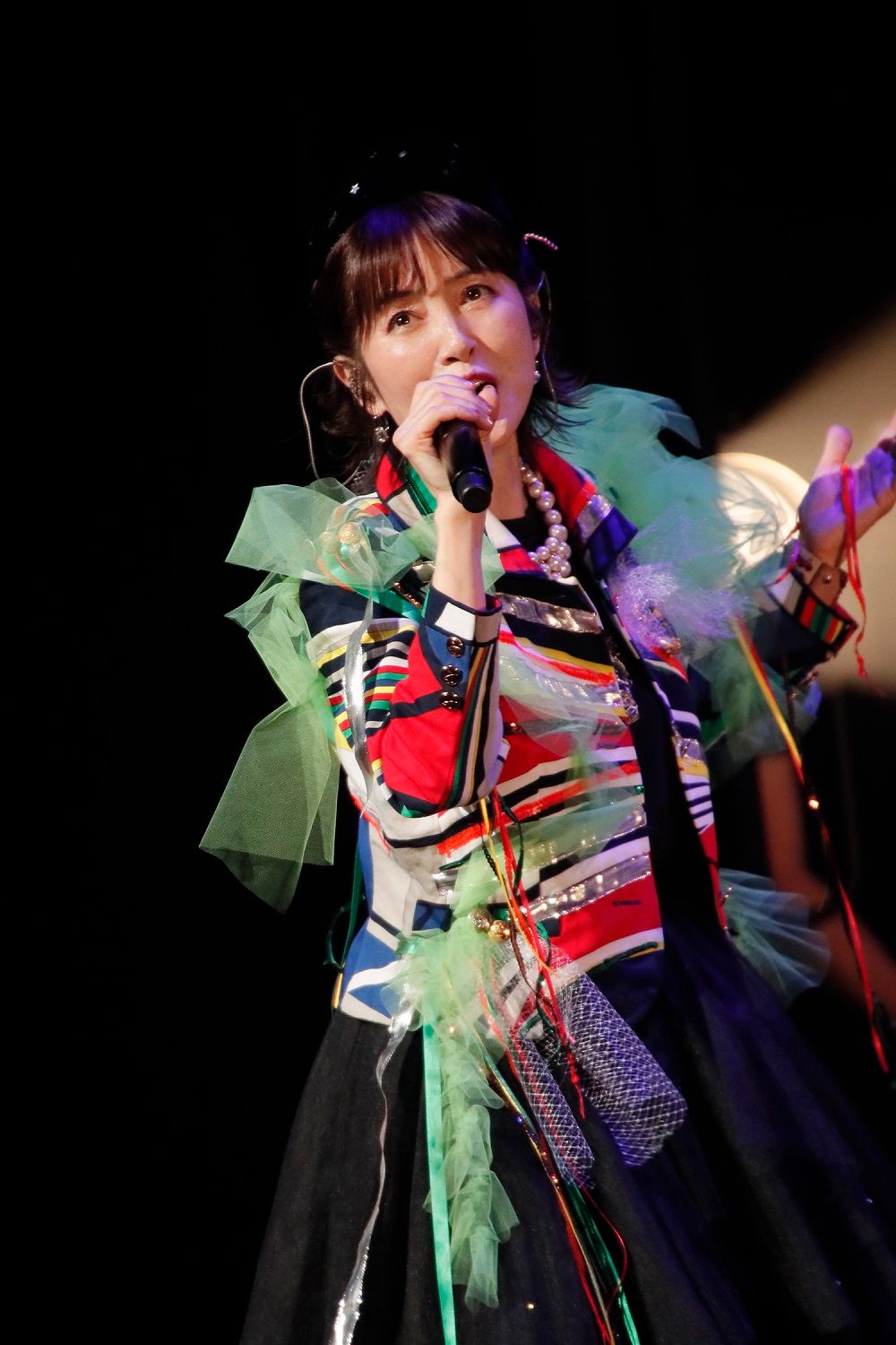 荻野目洋子、40周年記念ライブ　ゲストに平野ノラ、MAXら　『ダンシング・ヒーロー』など27曲