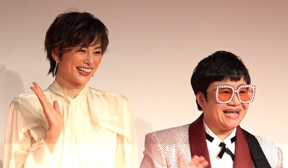 イベントに登場した米倉さんと近藤春菜さん