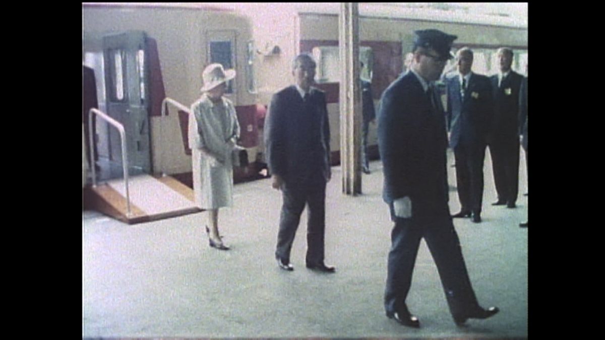 1974（昭和49）年6月　黒磯駅に到着した昭和天皇・香淳皇后
