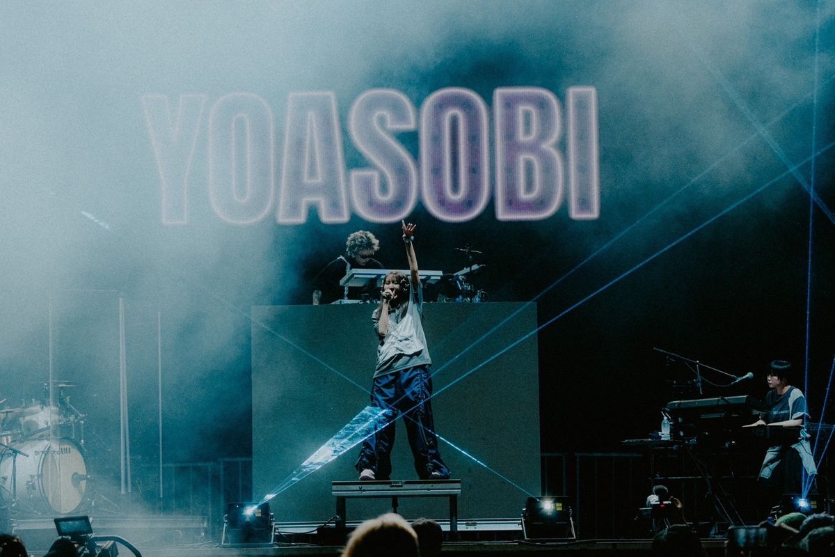 『Lollapalooza Chicago 2024』に出演したYOASOBI