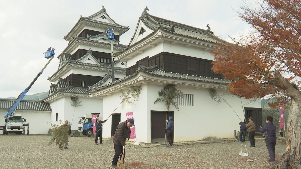 「より一層愛されるお城として」大洲城で恒例のすす払い 新年迎える準備