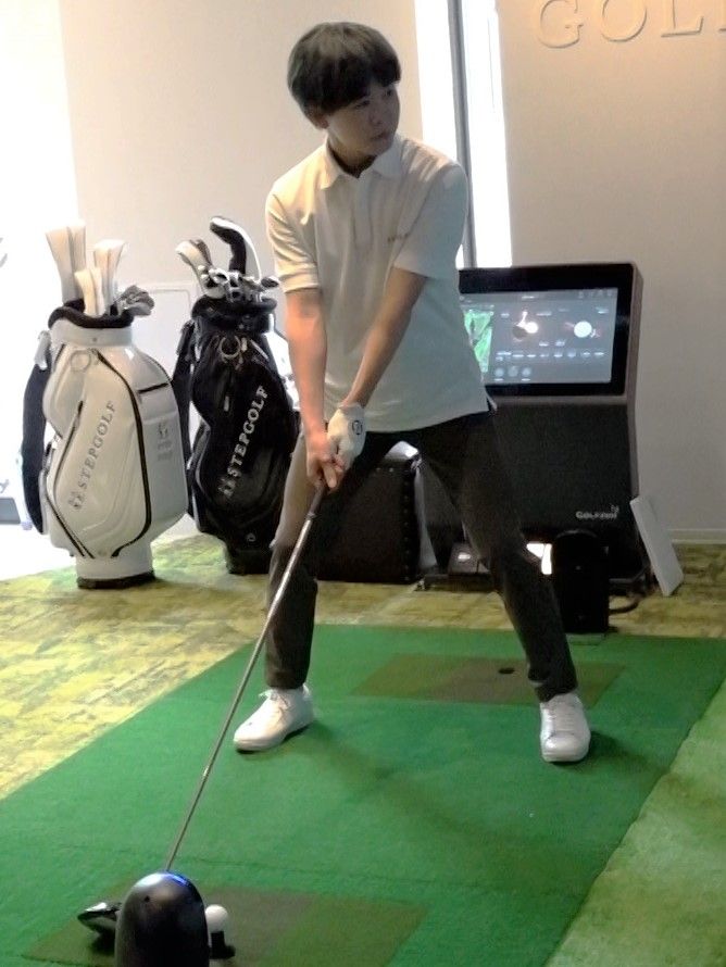 始球式でゴルフに挑戦する鈴木福さん