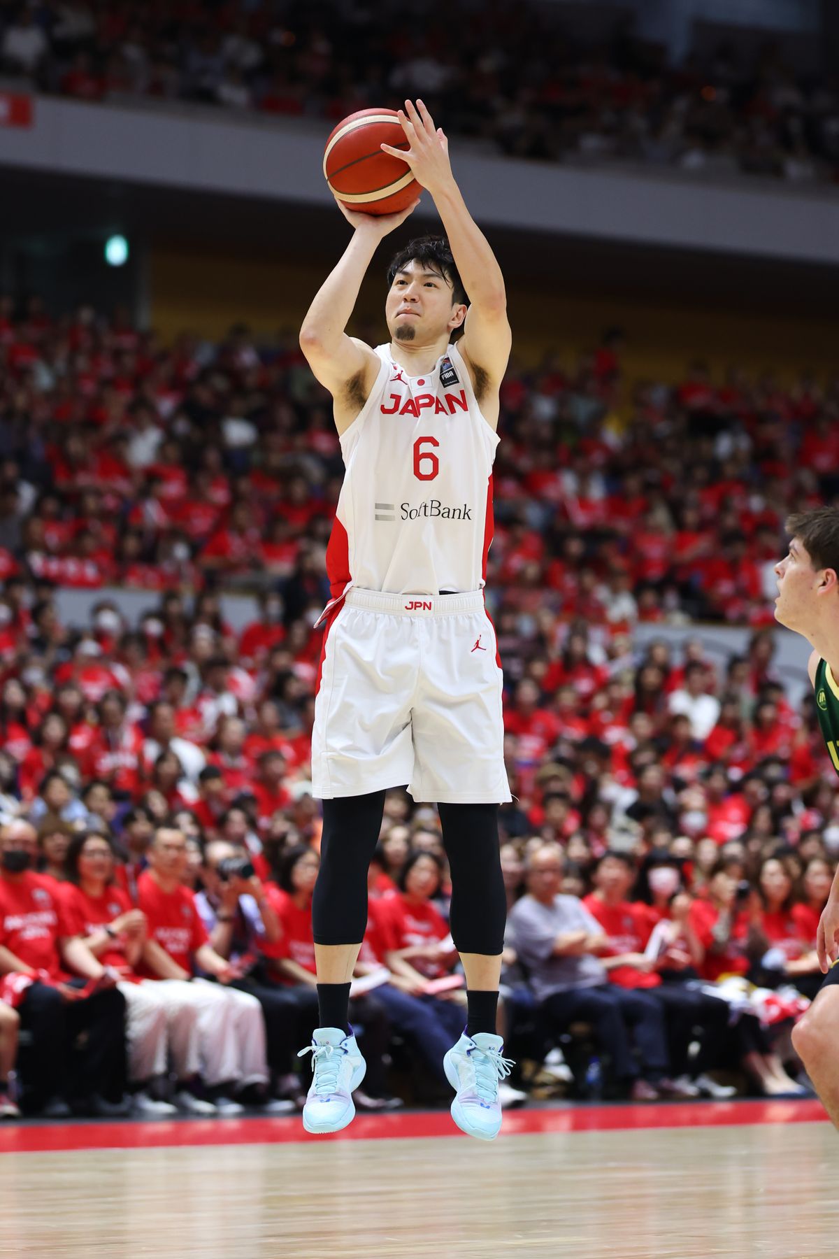 【男子バスケ】パリ五輪へ最終調整　比江島慎の連続3ポイント成功で幕開け　前半は35-46で日本が追いかける展開