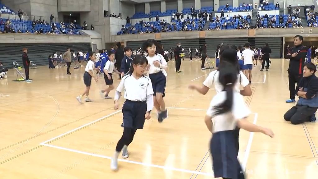 子どもたちが練習の成果を発揮　富山市で恒例のなわとび大会