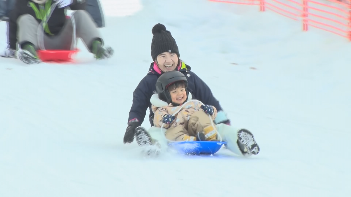 標高約1400メートル白樺湖畔のスキー場がオープン【長野】