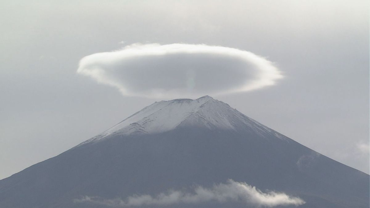 山頂に“天使の輪”も！富士山がようやく冬の表情に 本格的に冠雪 山梨