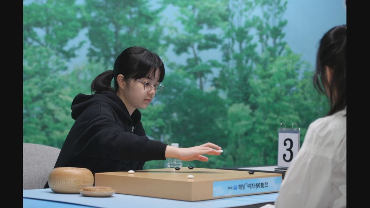 2024年12月、韓国の女流棋聖戦決勝に挑む仲邑菫三段（写真提供:Cyberoro）