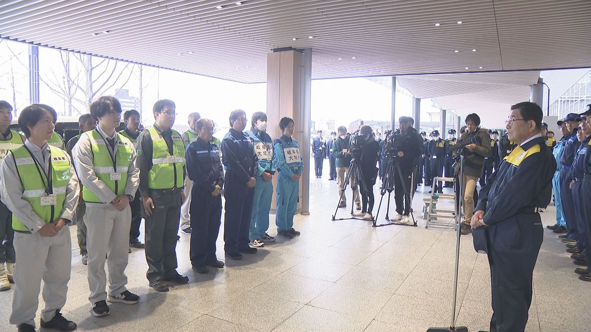 水や食料などの支援物資を被災地へ　愛知県　岐阜県