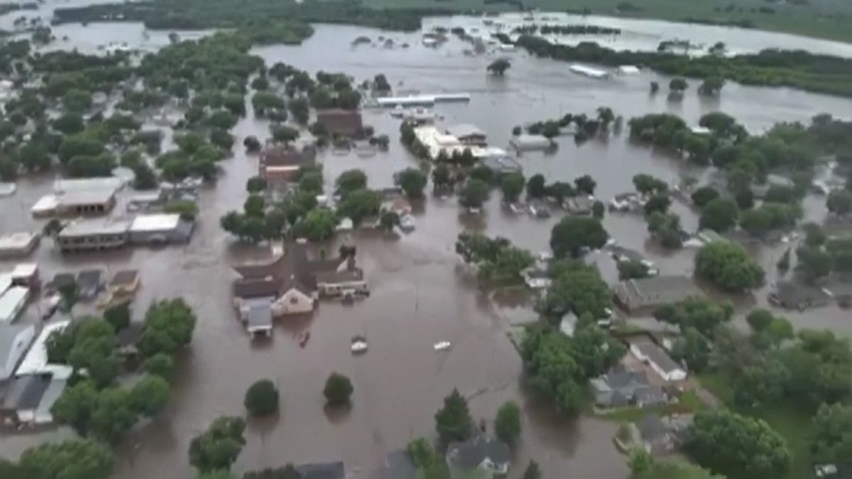 大雨で大規模洪水…非常事態宣言を発令　米・アイオワ州