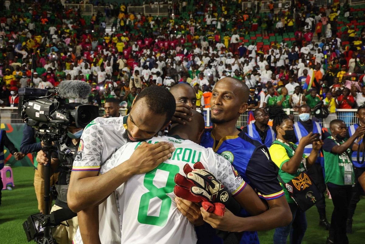 アフリカ　サッカーの代表戦に人が大挙し少なくとも8人死亡の報道