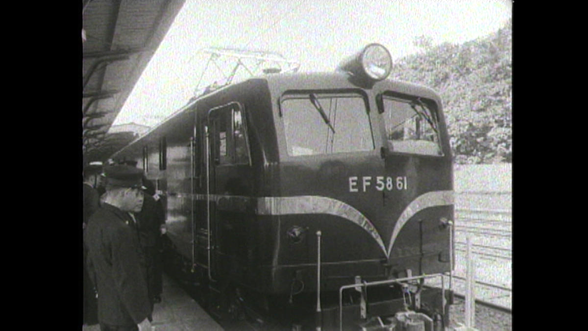 EF58形機関車61号機　1958（昭和33）年 原宿駅