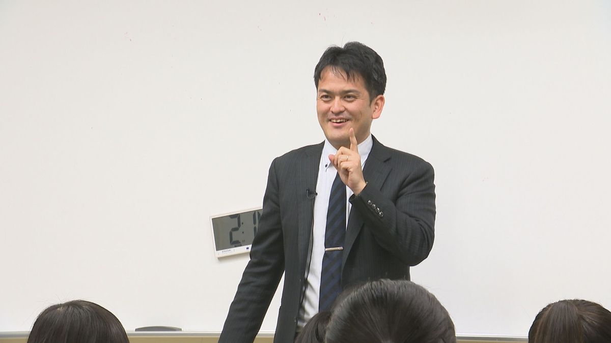 「グローバルティーチャー賞世界の教諭50人」に藤島高校の英語教諭 三仙真也さん(40)が日本人で唯一選出 社会の課題テーマにしたディベートを積極的に導入