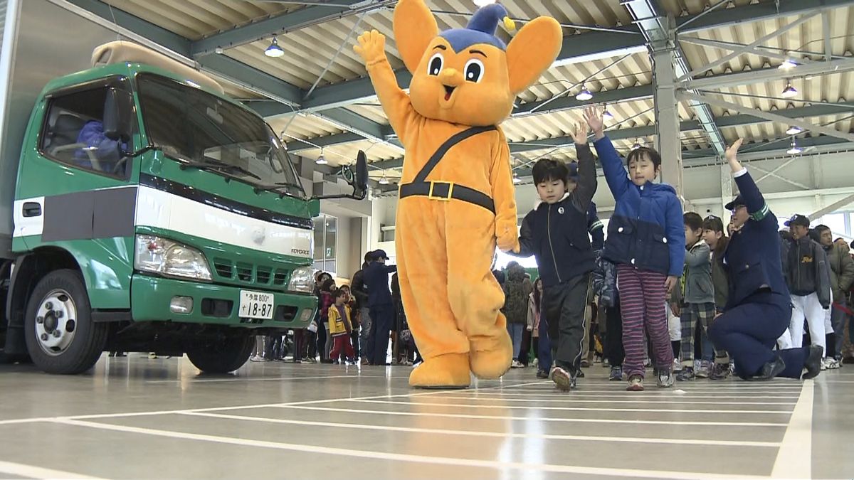 新一年生らに交通安全教室　東京・昭島市