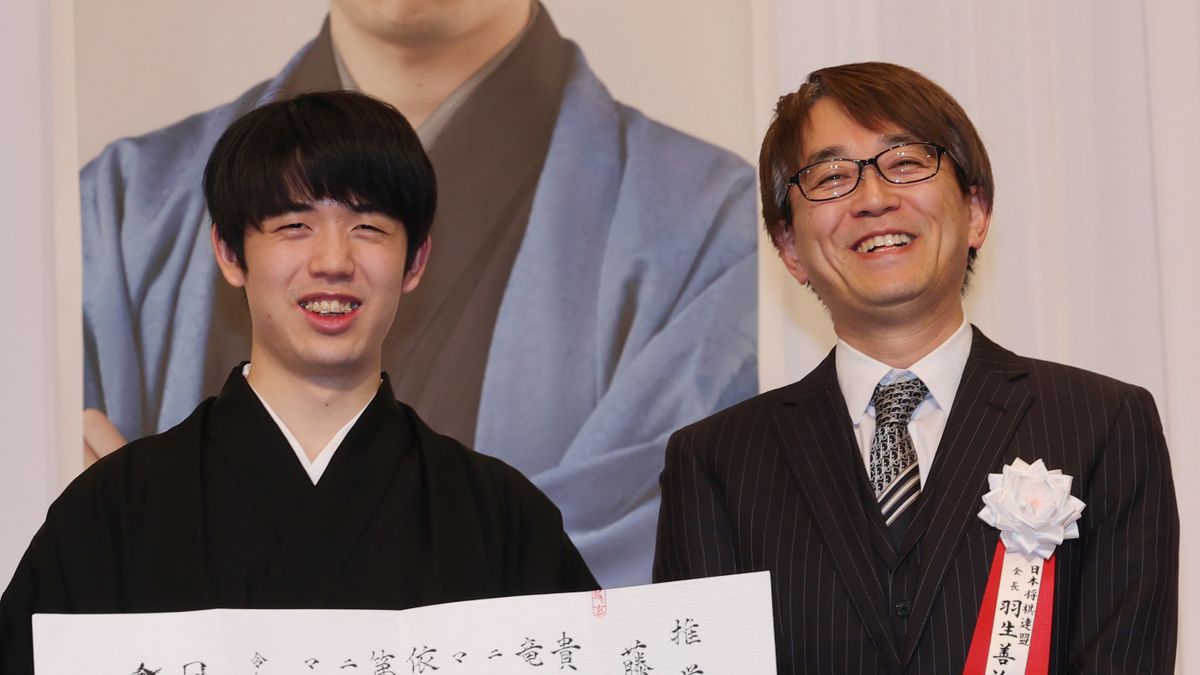 将棋・羽生善治九段からのお花も　甲子園開場100周年でお祝い続々　