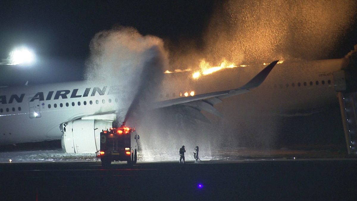 羽田事故　JAL機乗客乗員のうち17人がけがなどで搬送　海保機機長は重傷