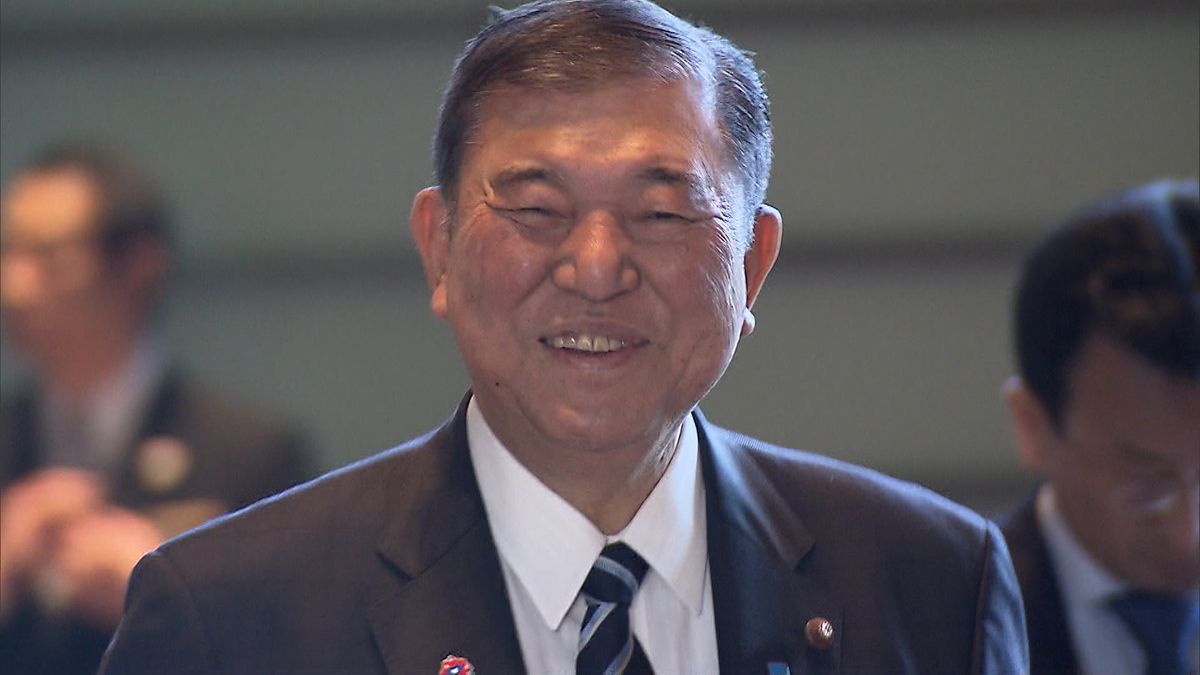 石破首相68歳の誕生日にミャクミャクがお祝い？