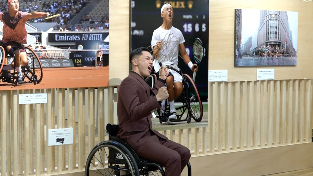 自身の写真と同じポーズを披露 小田凱人「来年は今年以上の衝撃を与えられるような1年に」