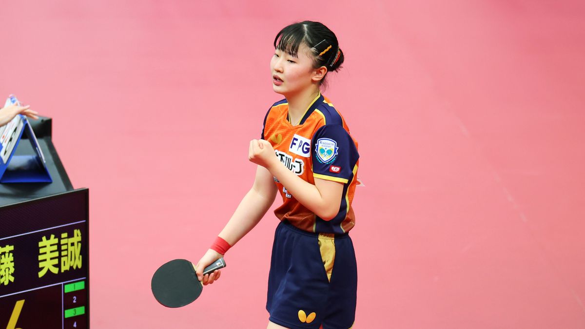 【卓球】「1試合ごとに自信になる」急成長の15歳張本美和が伊藤美誠を破り4強入り　パリ五輪選考会