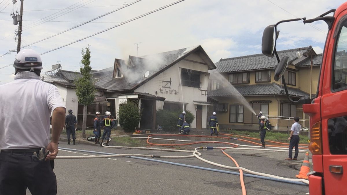 鯖江市の喫茶店を全焼 弁当調理中か けが人なし