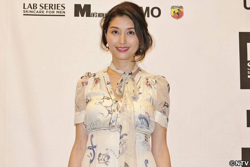 橋本マナミ、美乳を保つマッサージを伝授！