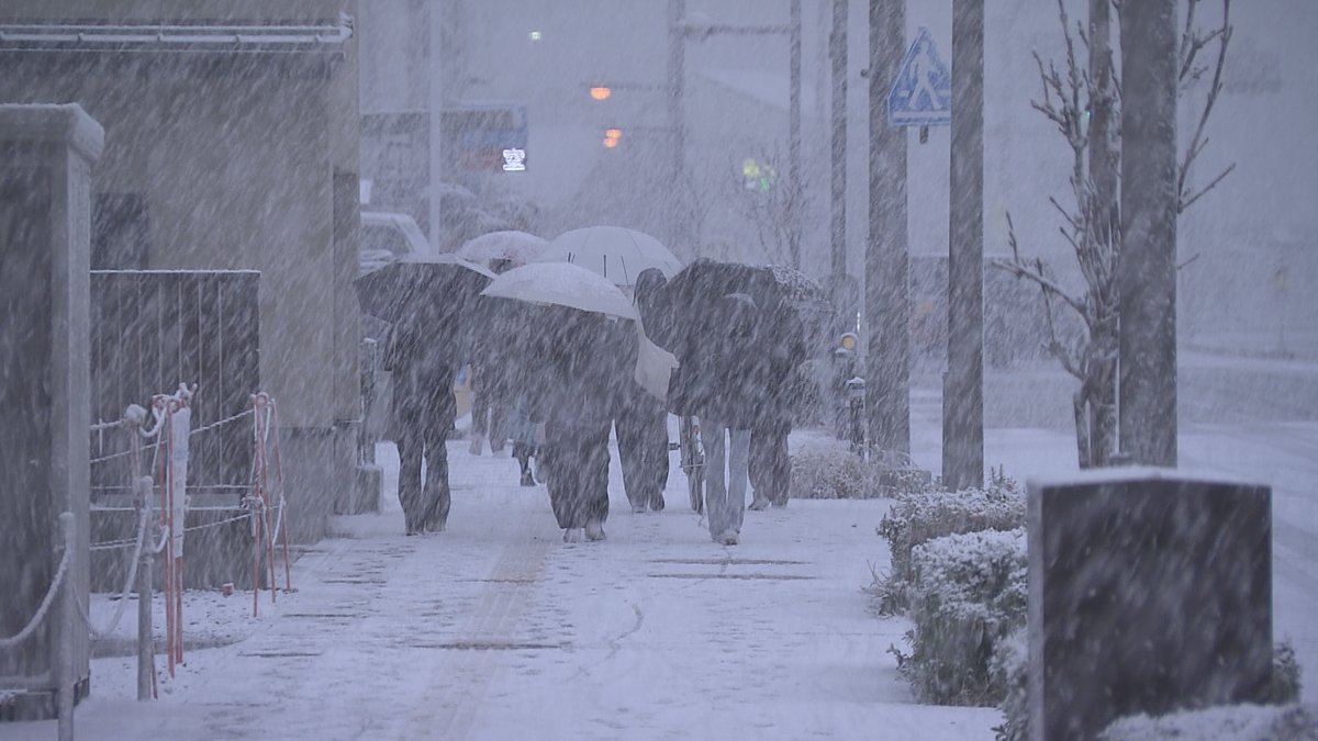 北部は大雪警戒を　長野市・信濃町・飯綱町に大雪警報　19日18時から予想される２４時間降雪量　長野地域山沿い15センチ　中野飯山地域15センチ　大北地域山沿い　15センチ