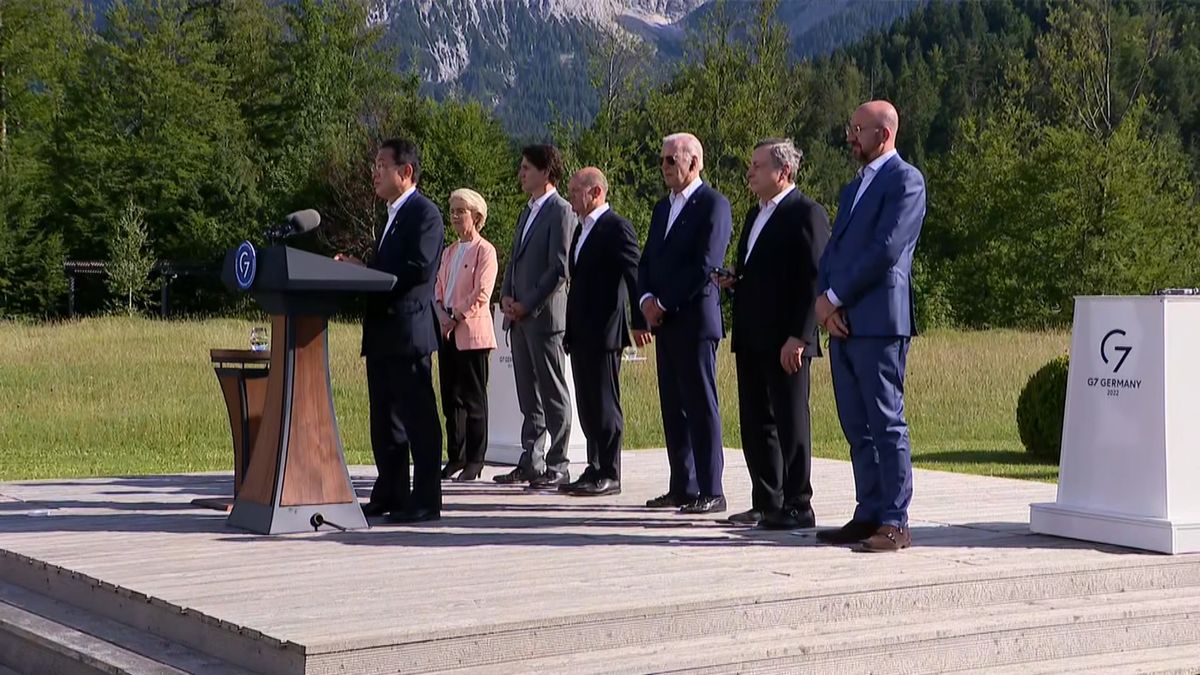 G7エルマウサミット　サイドイベントで発言する岸田首相