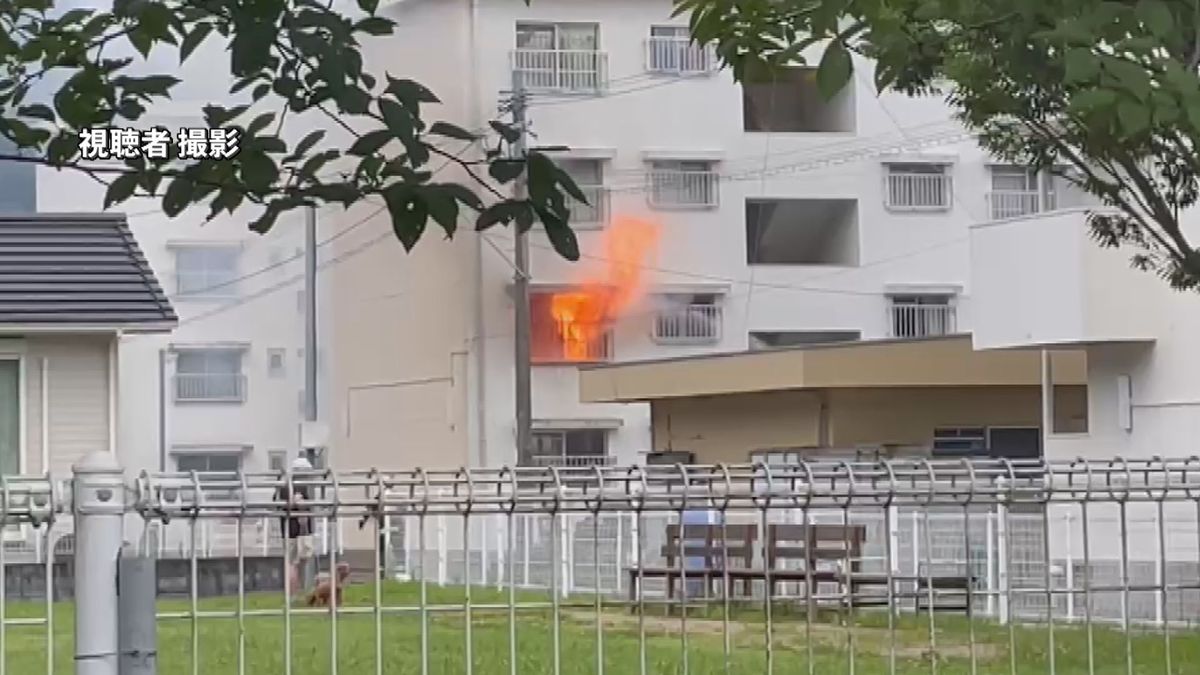 津久見市の市営住宅で火事　住人の男性がけが　大分市内の病院に搬送　